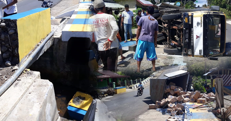 Truck pengangkut kemasan air kemasan Aqua, nyaris gilas IRT