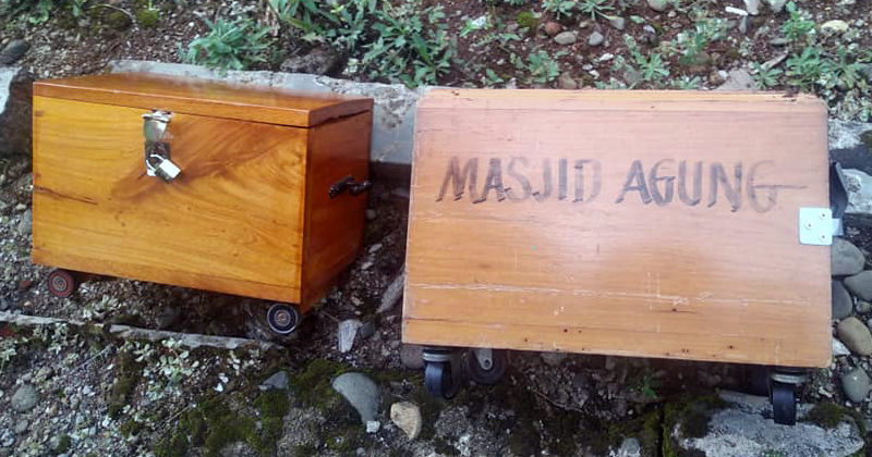 Kotak Amal Masjid Agung Arga Makmur dicuri