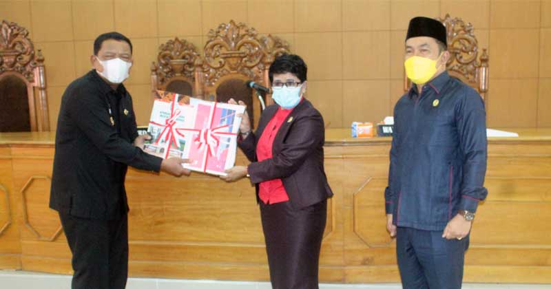 Bupati-BU-Serahkan-LKPD-Tahun-2020-Diterima-DPRD-Bengkulu-Utara