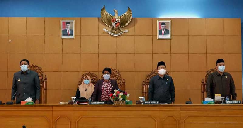 Unsur-pimpinan-paripurna-kata-akhir-fraksi-Raperda-RPJMD-Bengkulu-Utara