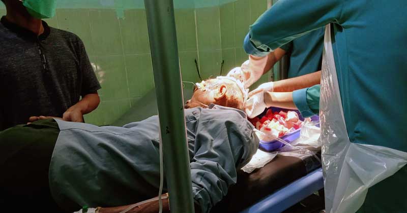 Lansia-warga-desa-Pematang-Balam-alami-luka-bacok