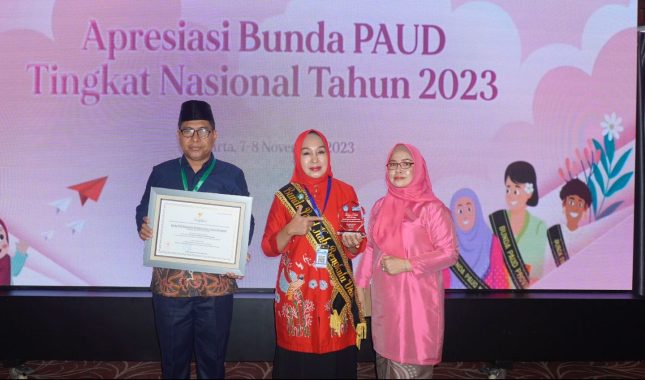 Istri Bupati BU boyong penghargaan Bunda PAUD