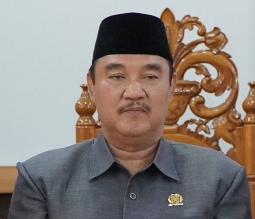 Ketua DPRD BU Parmin